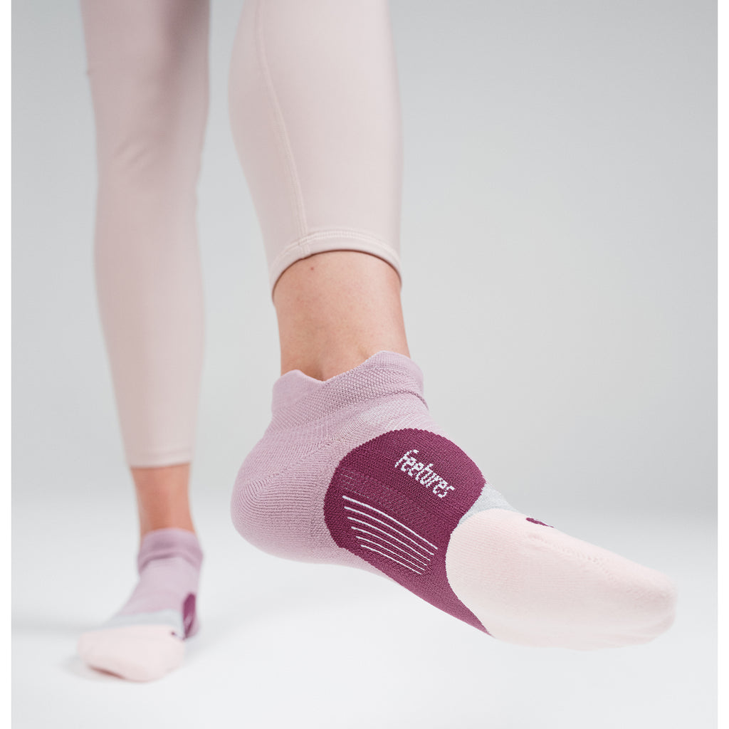 Womens Feetures Women's Feetures Elite Max Cushion No Show Tab Socks Lilac Mauve Lilac Mauve