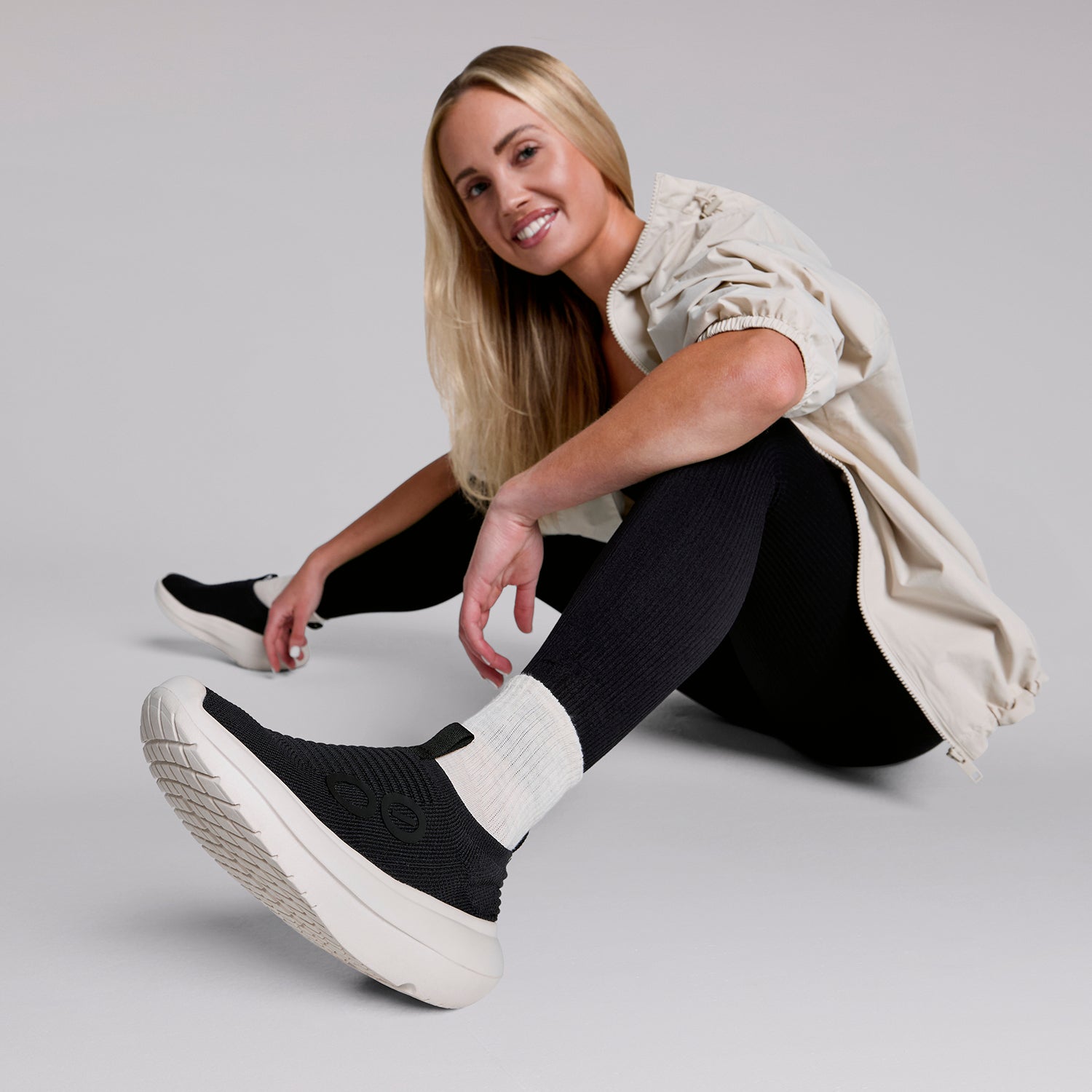 Women's Oofos OOmy Zen Chalk/Black – Footwear etc.