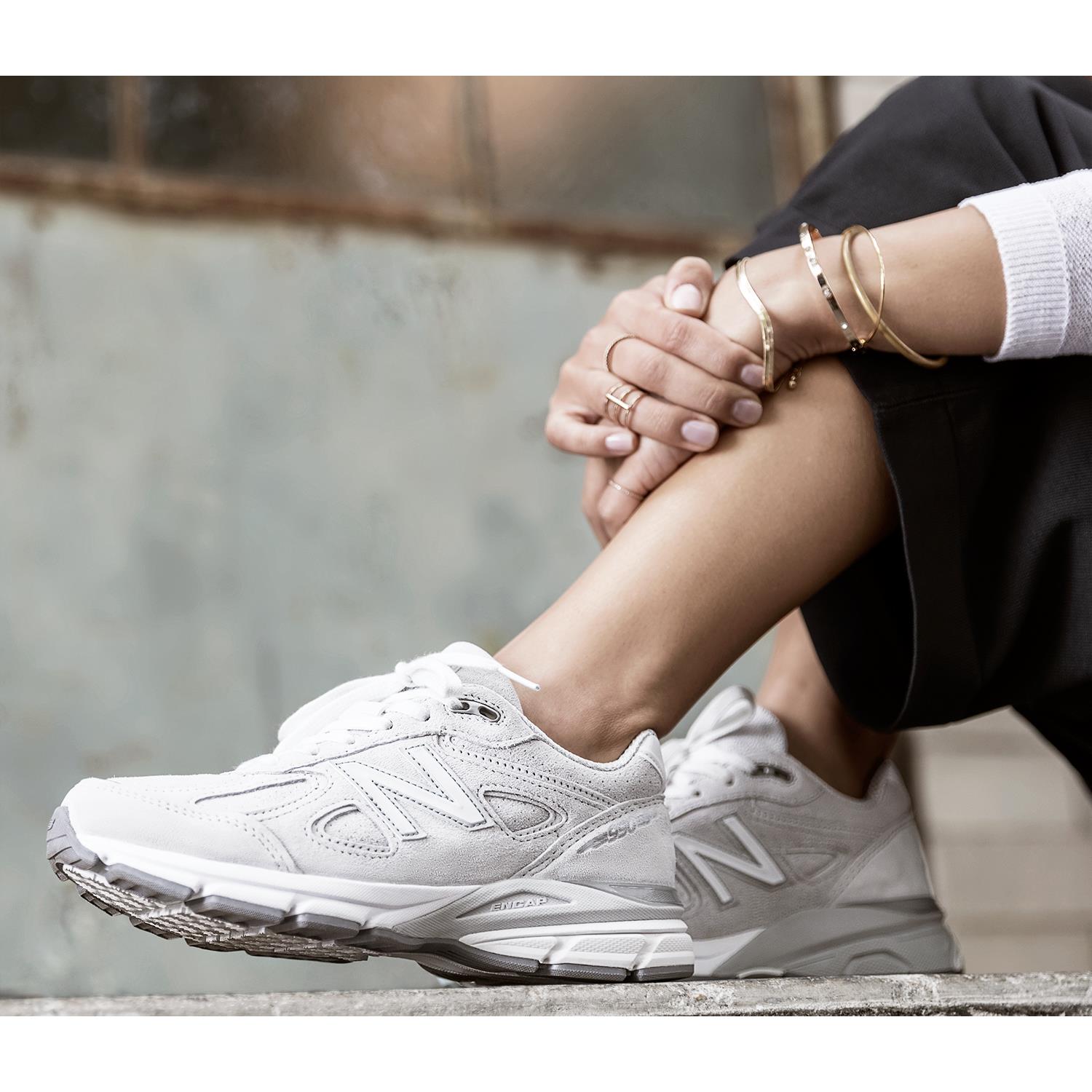 Womens New balance Women's New Balance W990BK4 Running Shoes Black Leather/Mesh Black Leather/Mesh