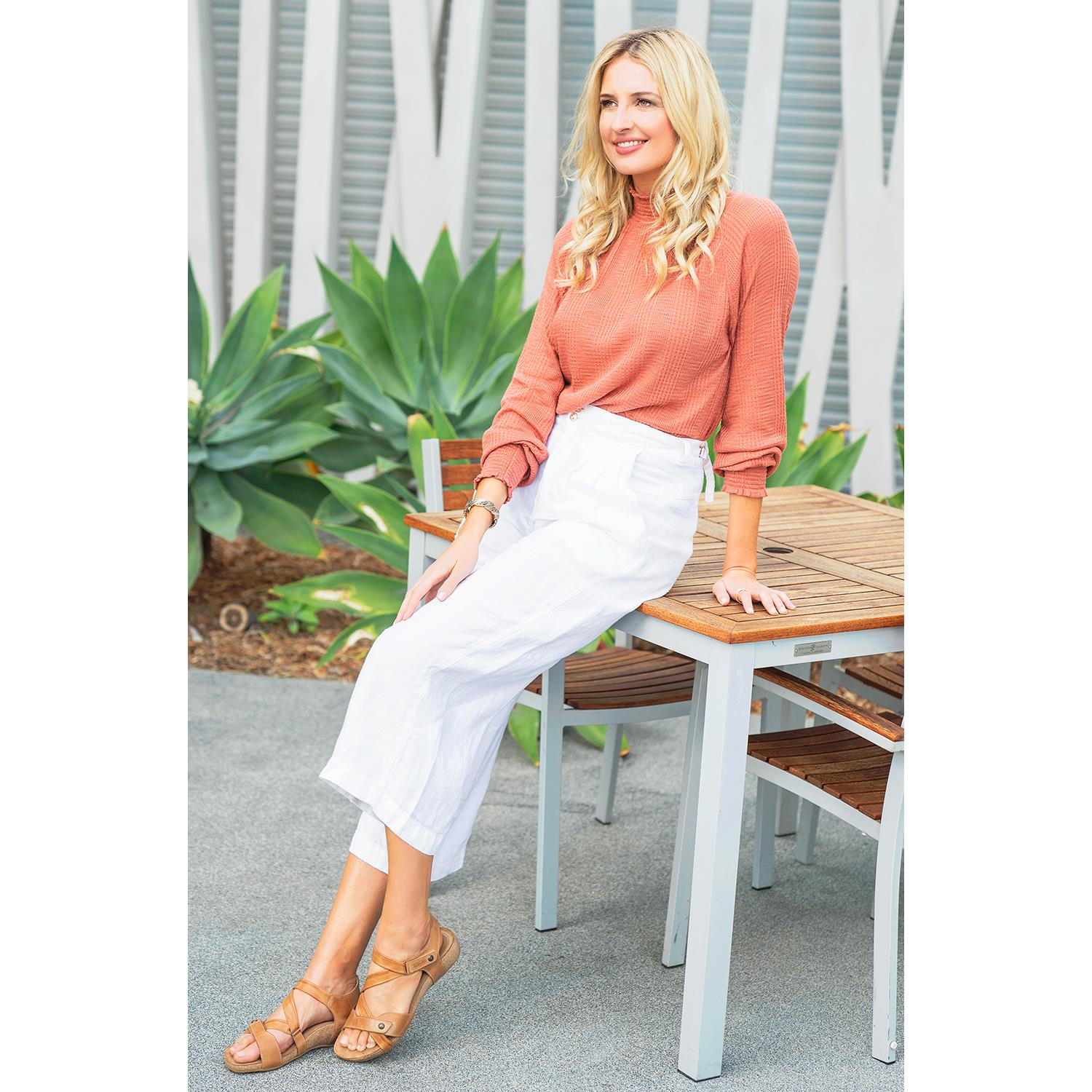 Womens Taos Women's Taos Universe Camel Leather Camel Leather