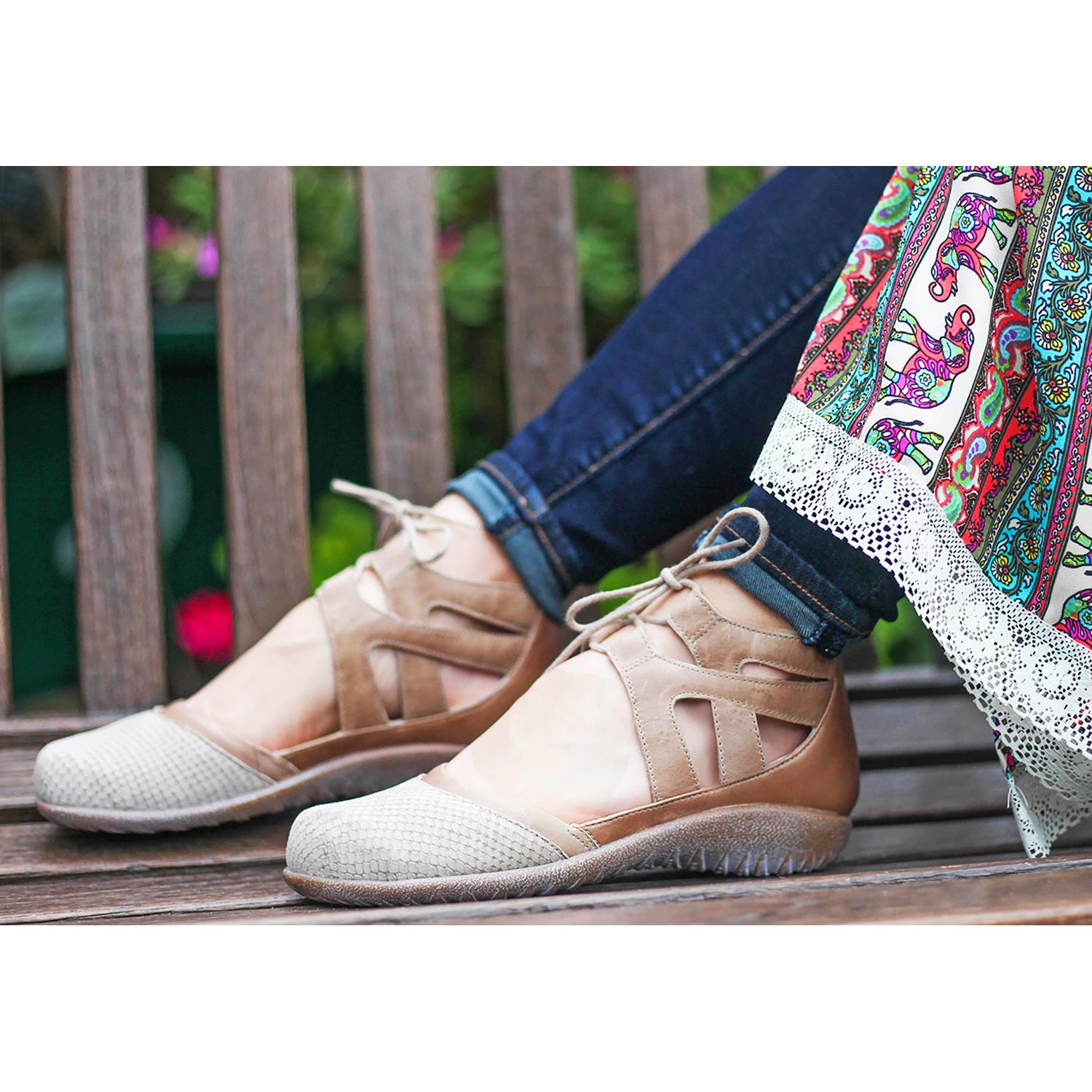 Womens Naot Naot Kata Women's Closed Toe Sandals Beige Iguana/Khaki Leather Beige Iguana/Khaki Leather