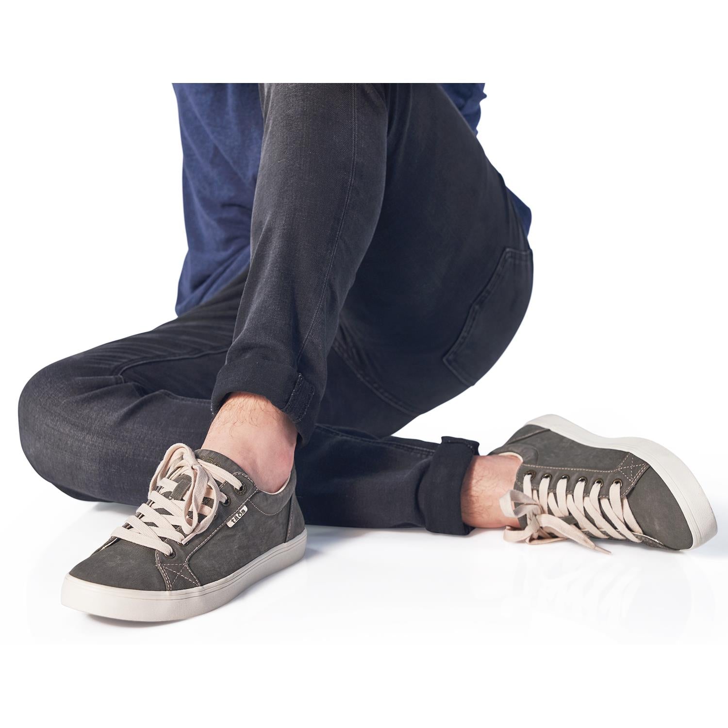 Mens Taos Taos Starsky Men's Walking Shoes Graphite Vintage Canvas Graphite Vintage Canvas