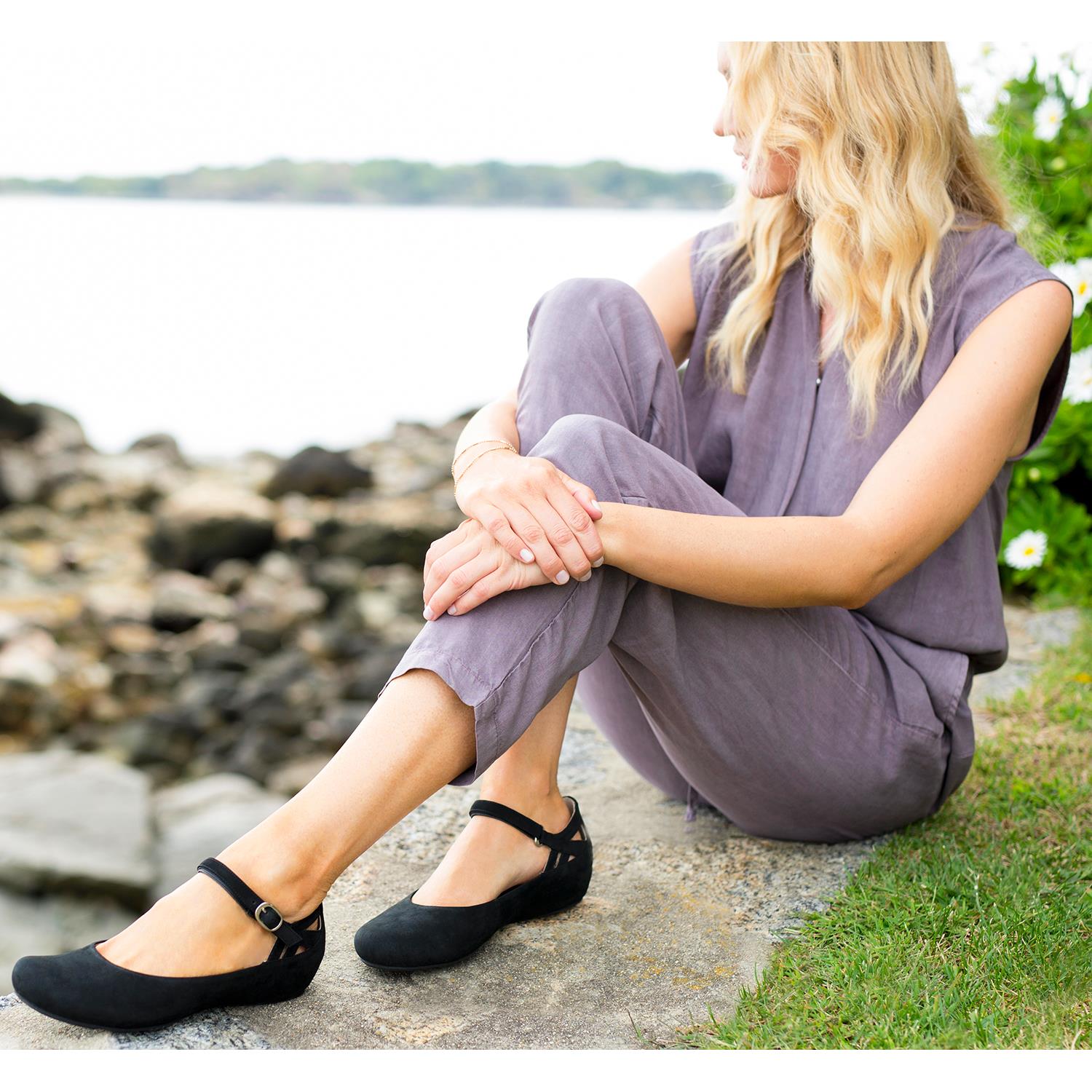 Womens Earthies Women's Earth Capri Black Nubuck Black Nubuck