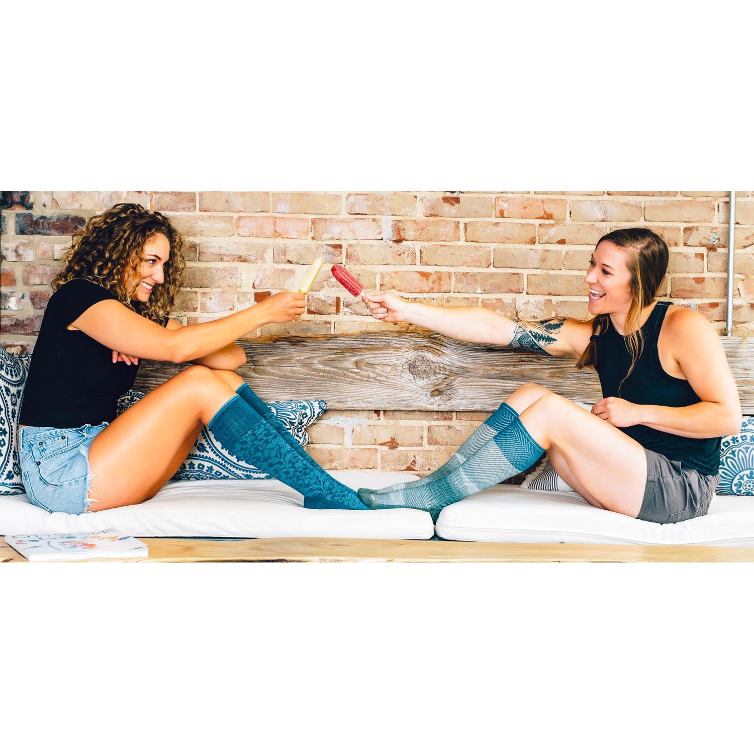 Womens Sockwell Women's Sockwell Damask Knee High Socks 15-20 mmHg Black Multi Black Multi