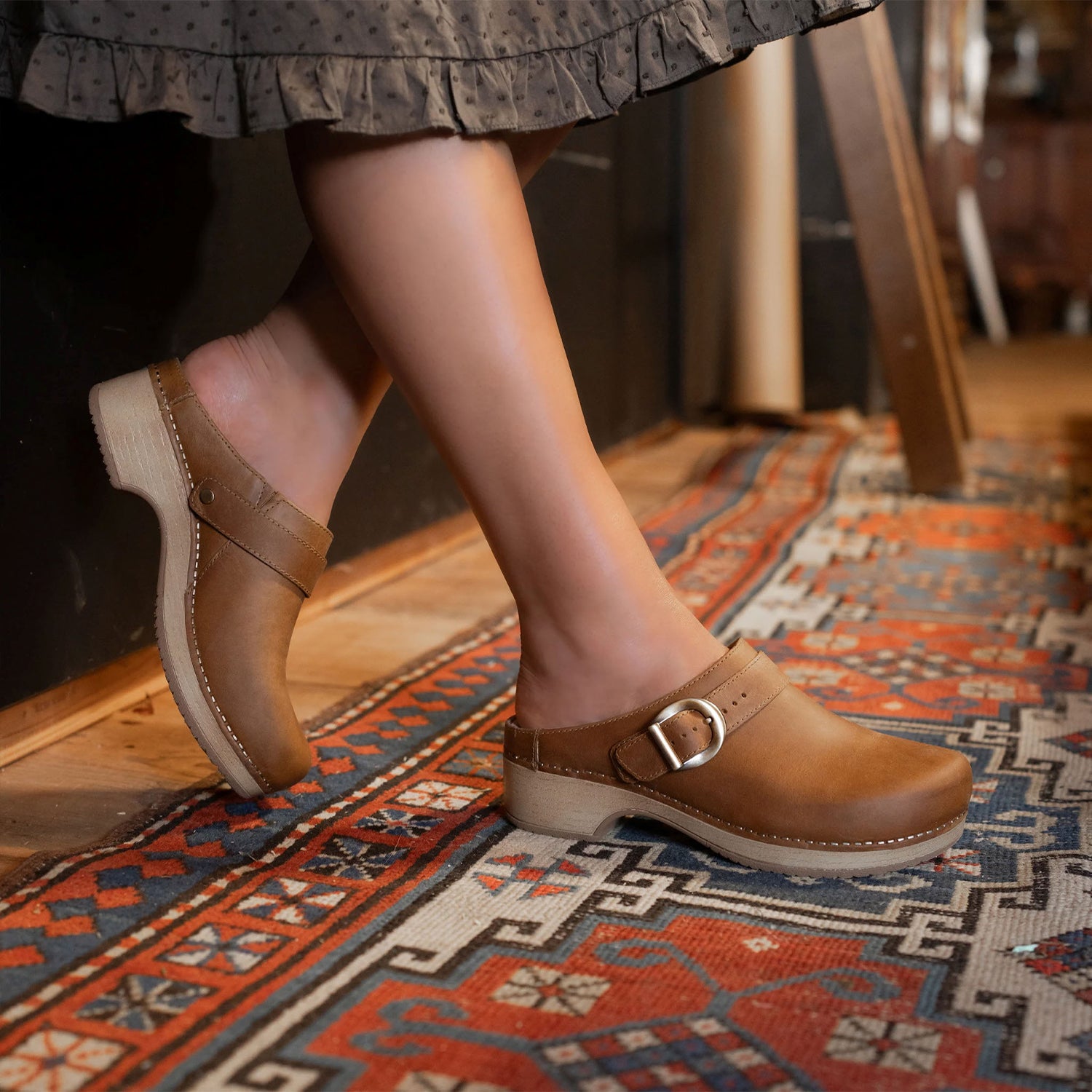 Womens Dansko Dansko Baylor Women's Clogs Tan Oiled Pull Up Leather Tan Oiled Pull Up Leather