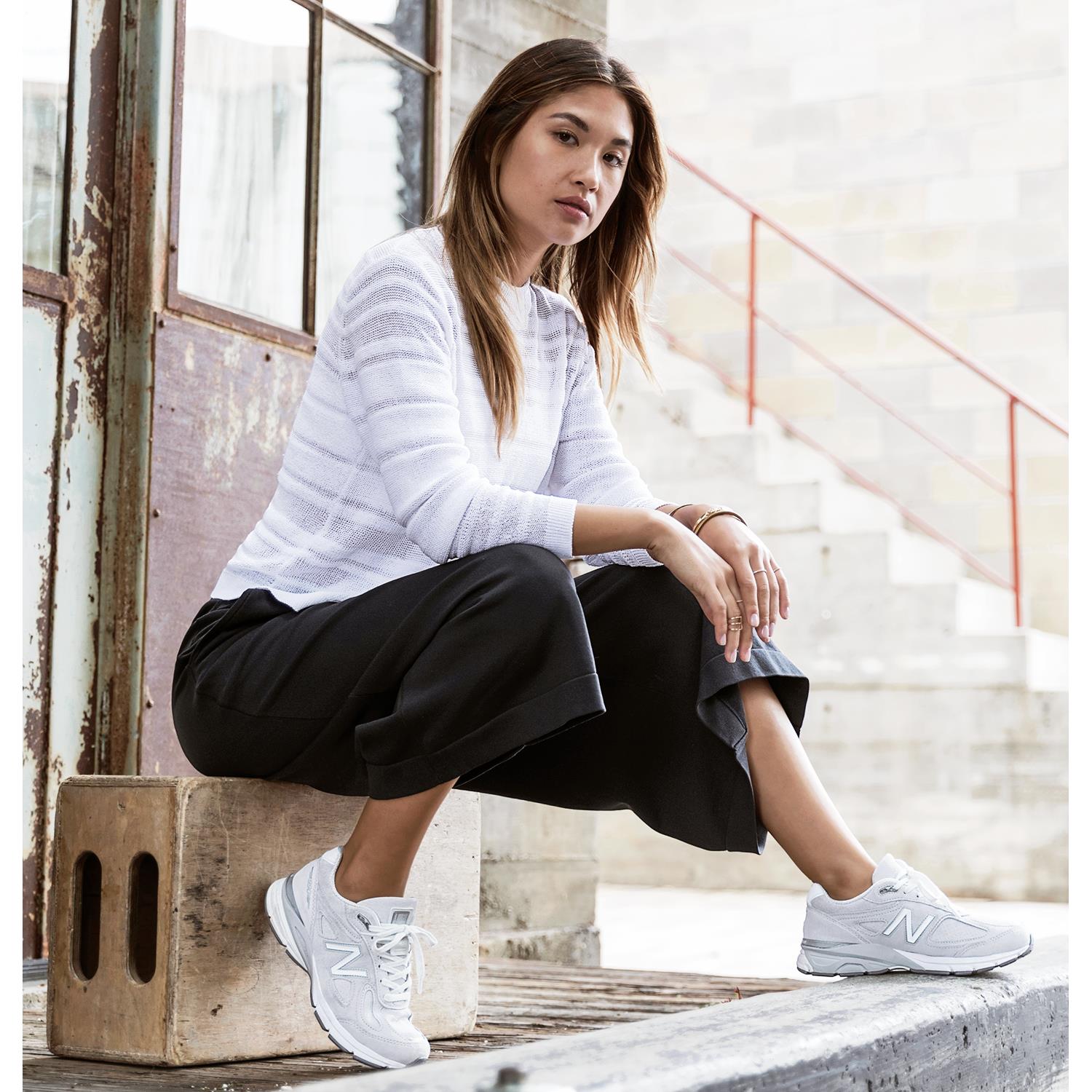 Womens New balance Women's New Balance W990BK4 Running Shoes Black Leather/Mesh Black Leather/Mesh