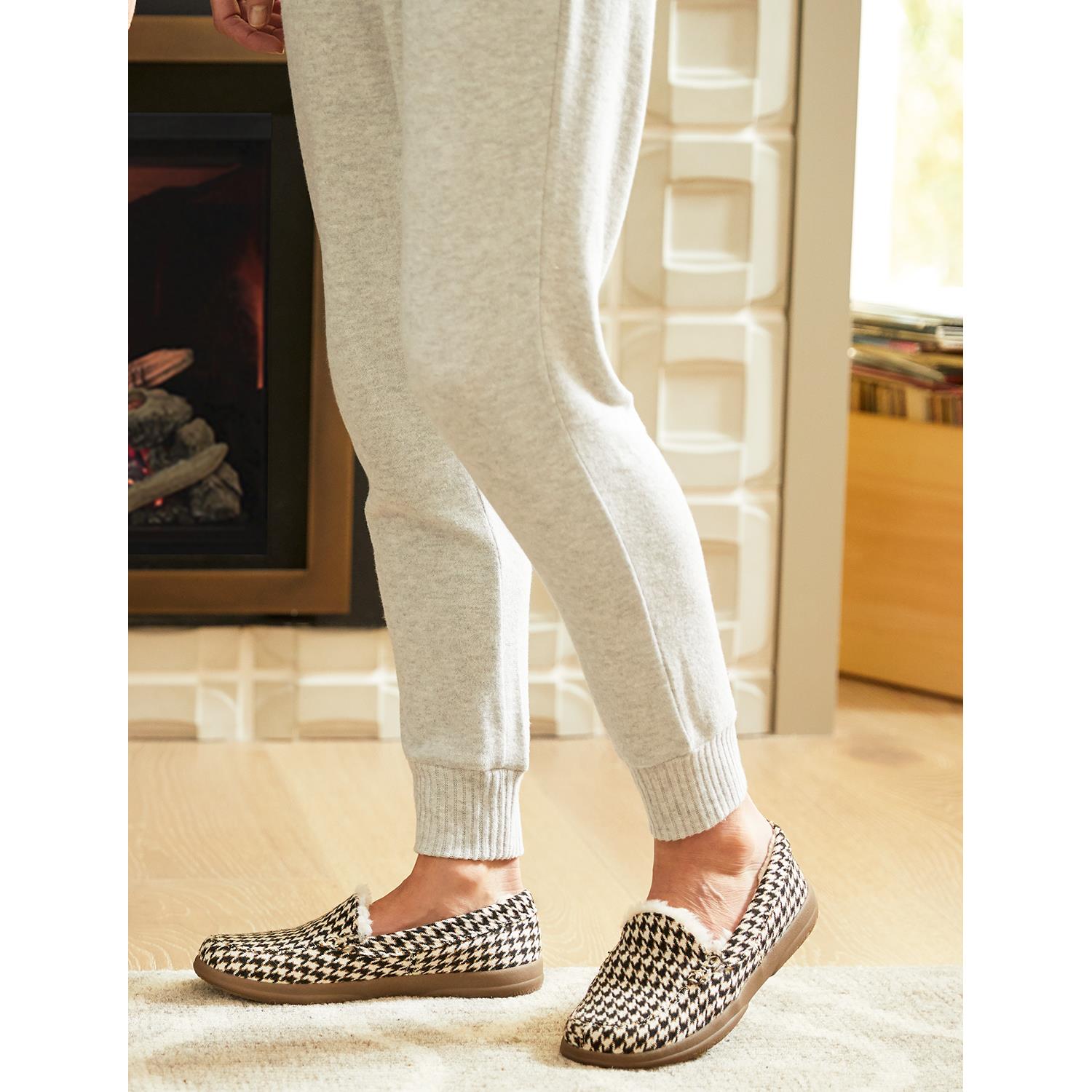 Womens Vionic Women's Vionic Lynez Slippers Toffee Suede Toffee Suede