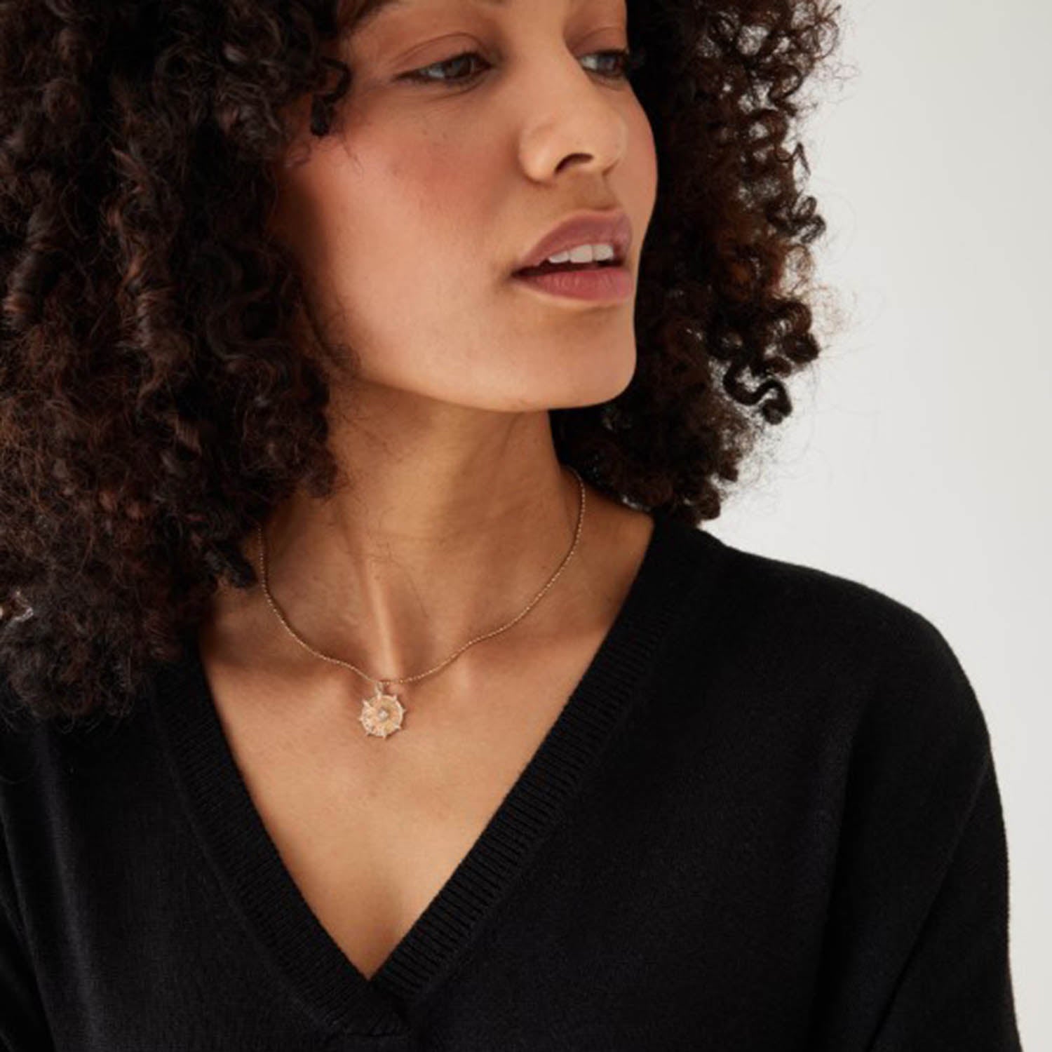 Womens Mersea Mersea Catalina V-Neck Sweater Women's Long Sleeve Top Black Black