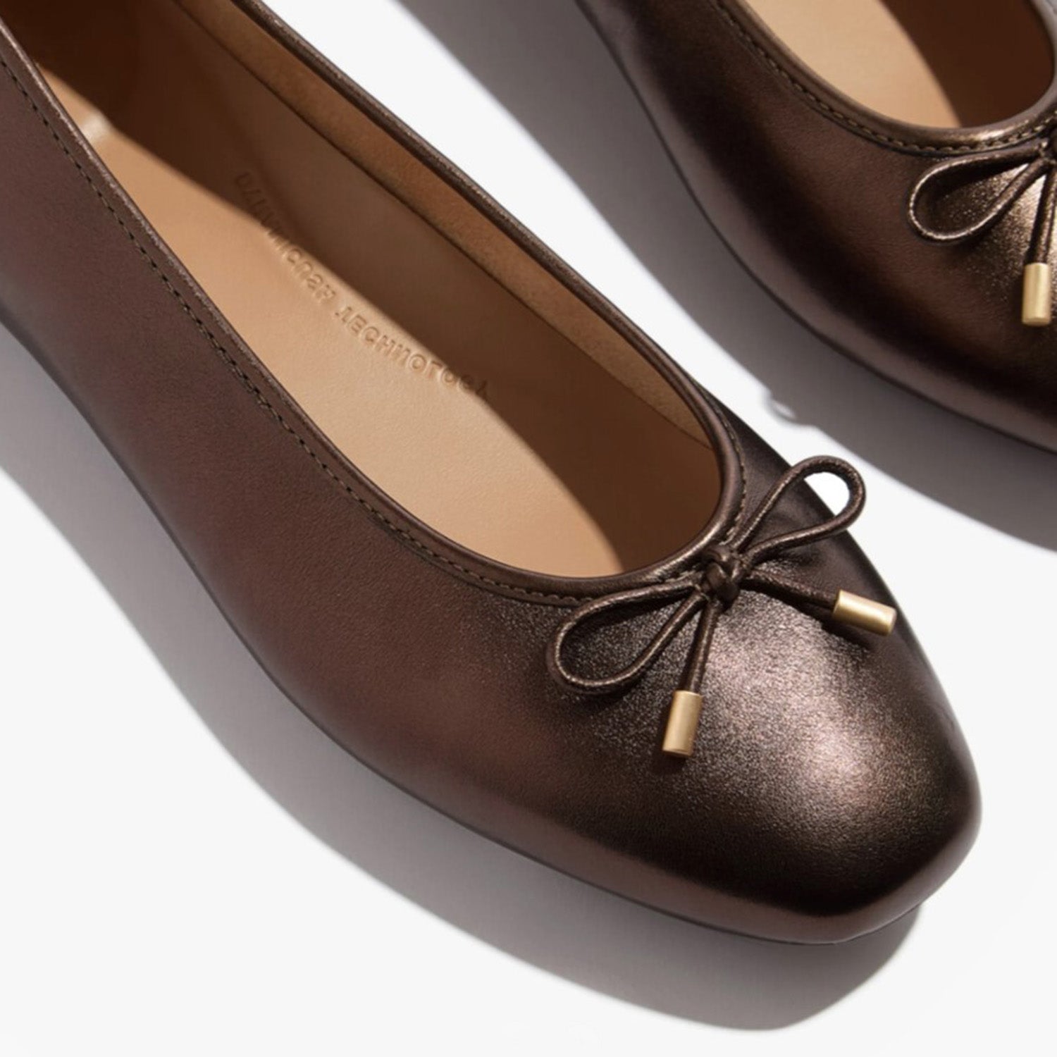 FitFlop Delicato Bow Soft Metallic-Leather Womens M / 6.5 / Metallic Chocolate Brown
