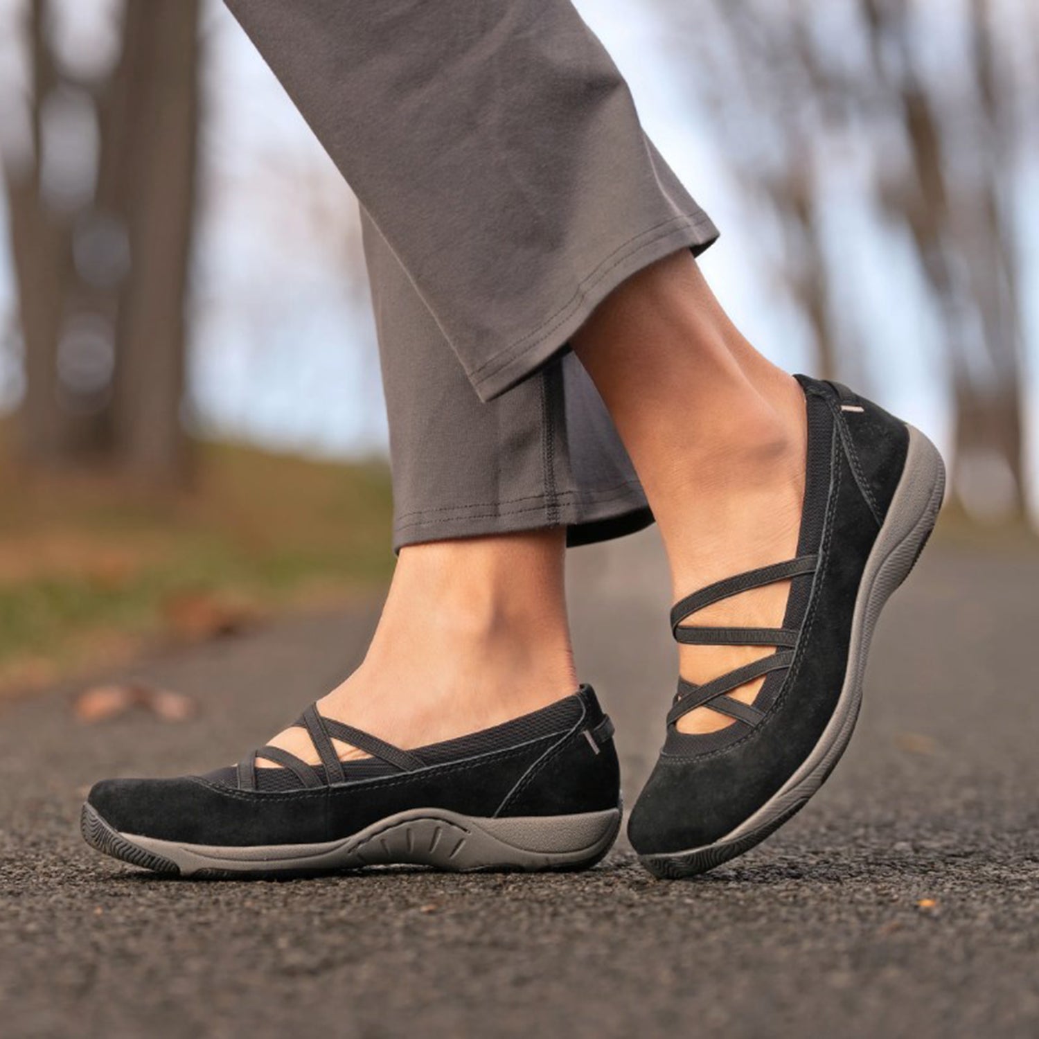 Dansko Harper Womens M / 36 / Black Suede