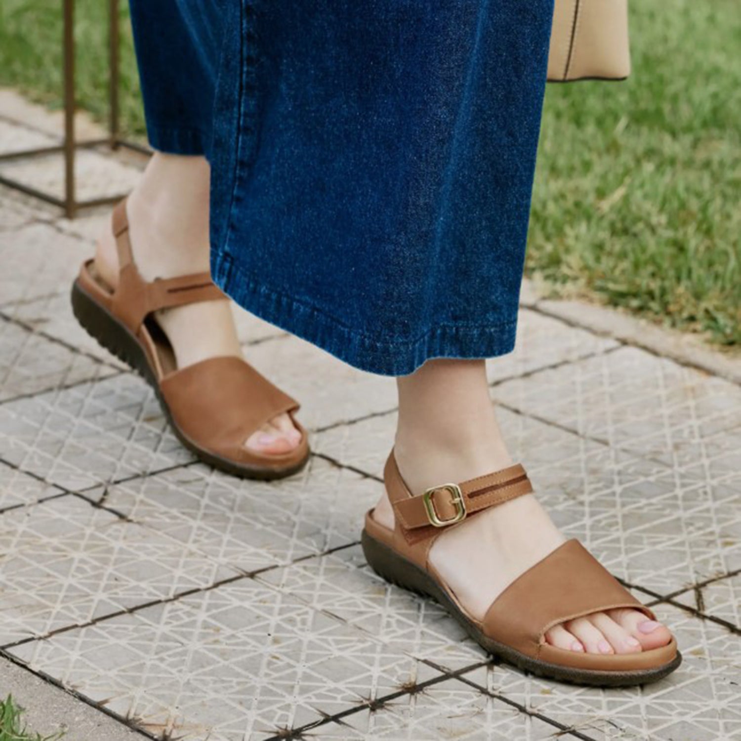 Womens Naot Naot Nagoya Women's Shoes Latte Brown Leather/Saddle Brown Leather Latte Brown Leather/Saddle Brown Leather