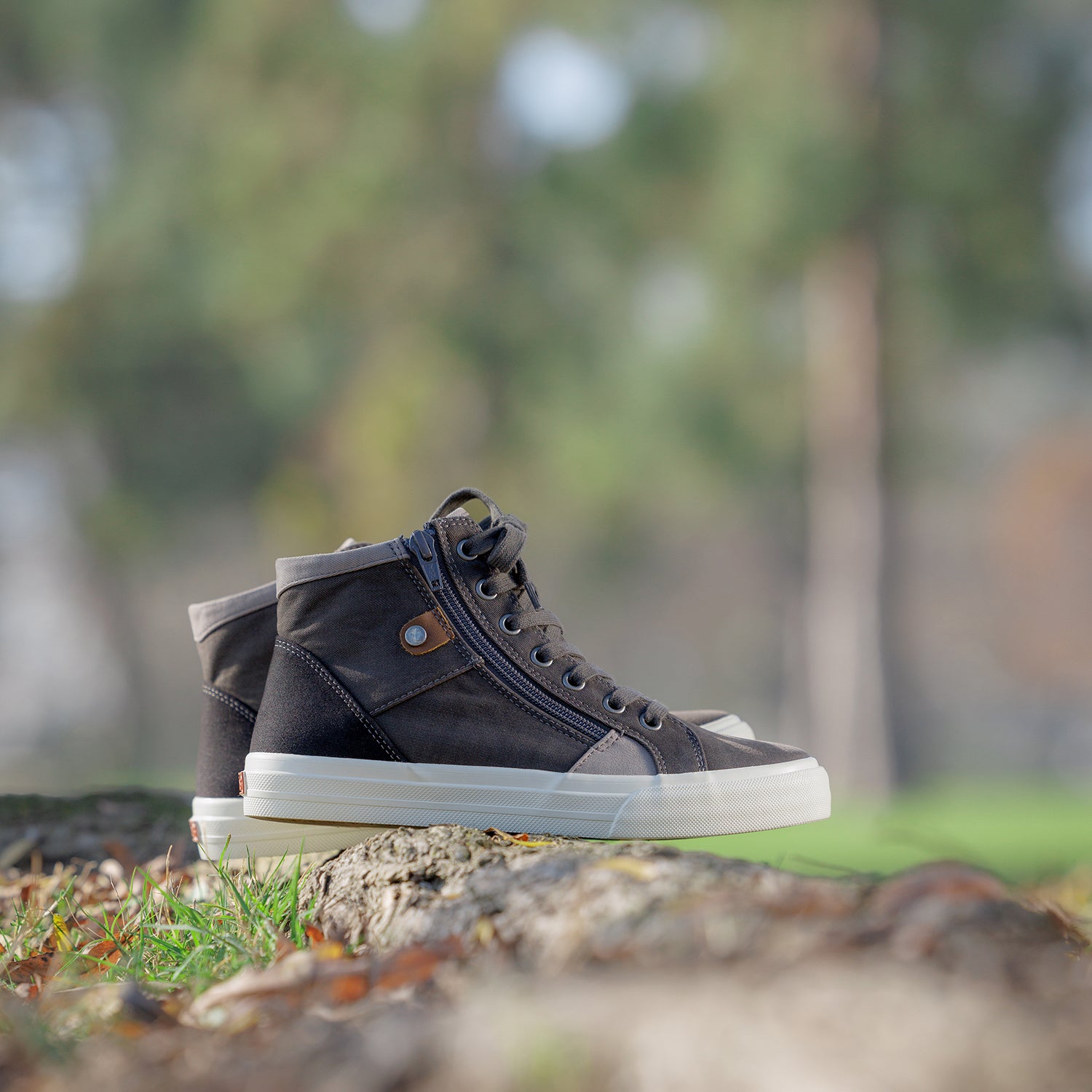Womens Taos Taos Top Soul Women's Sporty Lace Up Shoes Graphite/Black Vintage Canvas Graphite/Black Vintage Canvas