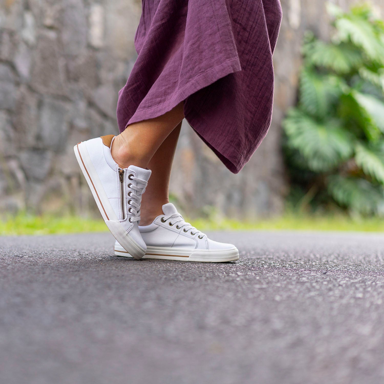 Womens Taos Women's Taos Z Soul White/Golden Tan White/Golden Tan