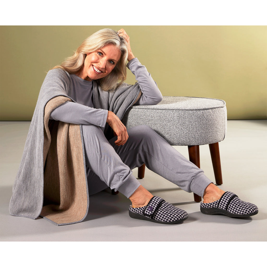 Womens Vionic Women's Vionic Carlin Slippers Light Grey Flannel Light Grey Flannel